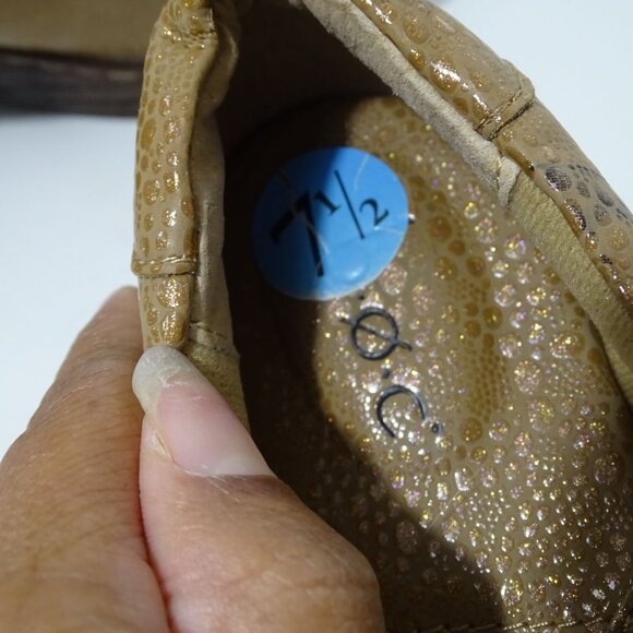 Born BOC Slip On Clogs Shoes Block Heel Women Size 7.5 Tan Faux Leather FLAW - Picture 7 of 10